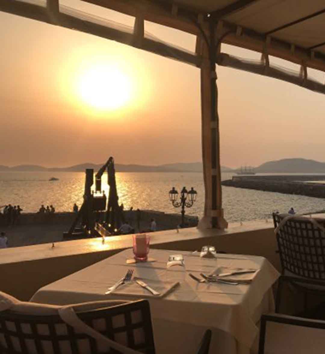 Vista del tramonto sul Golfo di Alghero dalla terrazza del ristorante